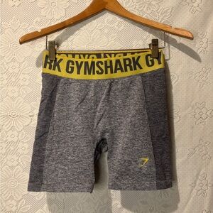 💋3 for $25 Gymshark tight fitted short with a thick yellow waistband
